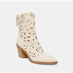 Dolce Vita Zenobi Boots Off White Distressed Leather Size 8.5 NIB Western Modern